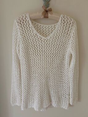 Boho-Inspired Cotton Crochet Sweater
Size: L/XL (Please See Measurements) 
EUC